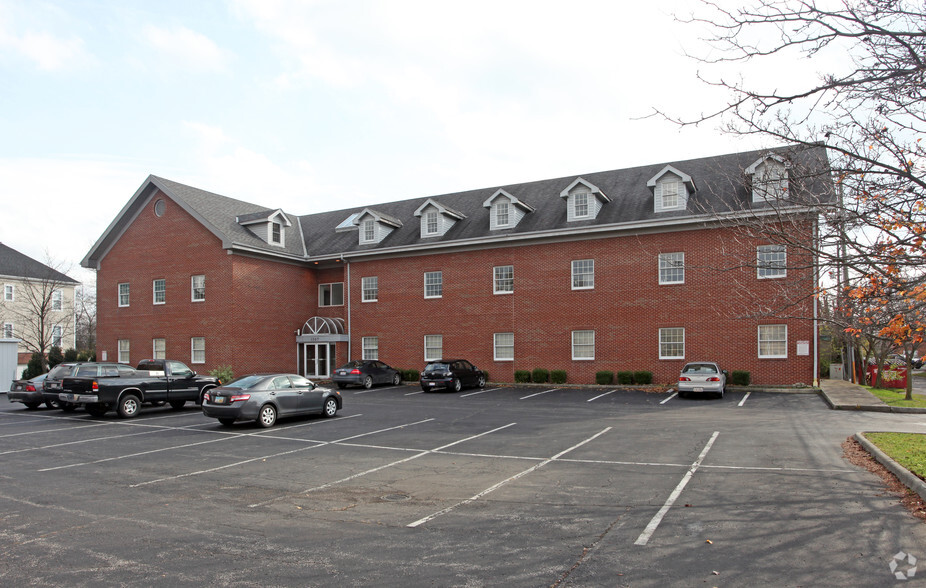 1507 Chambers Rd, Columbus, OH for lease - Primary Photo - Image 1 of 4