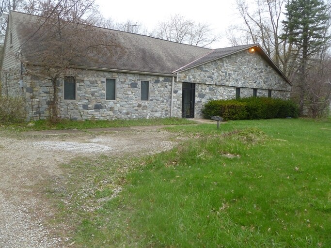 8750 Stearns Rd, Olmsted Falls, OH for sale Primary Photo- Image 1 of 1