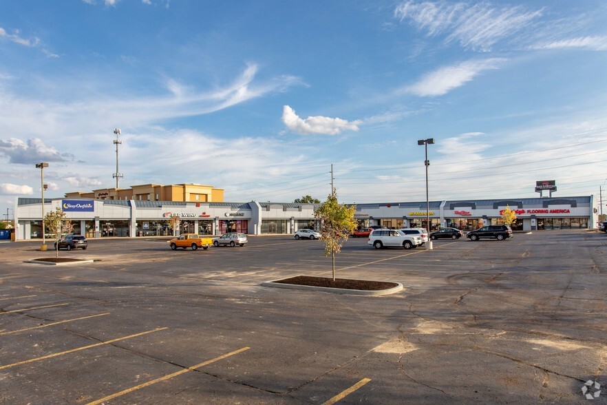 8106-8154 Springboro Pike, Miamisburg, OH for lease - Building Photo - Image 1 of 12