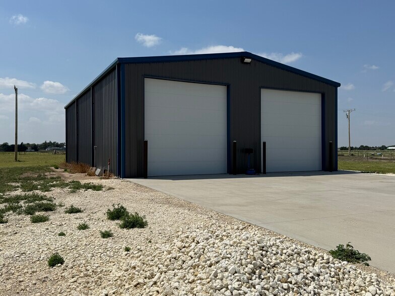 143 Industrial Cir, Dighton, KS for sale - Building Photo - Image 2 of 10