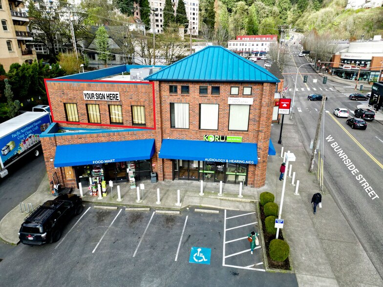 2230 W Burnside St, Portland, OR for lease - Building Photo - Image 2 of 3