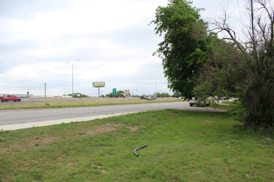 1830 Interstate 35 N, New Braunfels, TX for sale - Primary Photo - Image 1 of 1