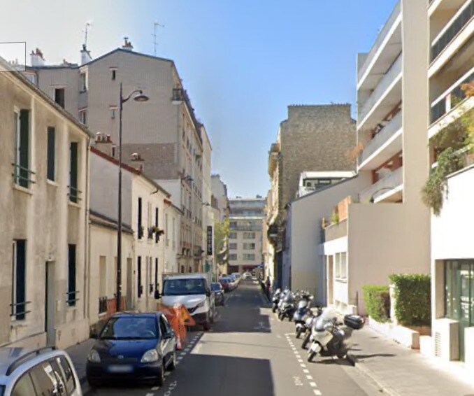 Retail in Paris for lease - Building Photo - Image 2 of 2