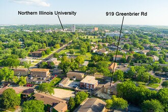 919 Greenbrier Rd, Dekalb, IL - AERIAL  map view