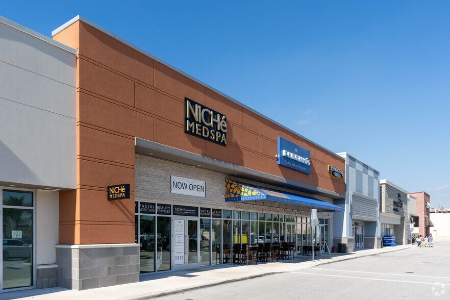 181 S Bryan Rd, Dania Beach, FL for lease - Primary Photo - Image 2 of 4