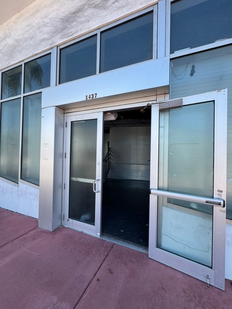 1437 Collins Ave, Miami Beach, FL for lease Interior Photo- Image 1 of 5