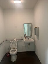 932 NE 24th Ln, Cape Coral, FL for lease Interior Photo- Image 2 of 6