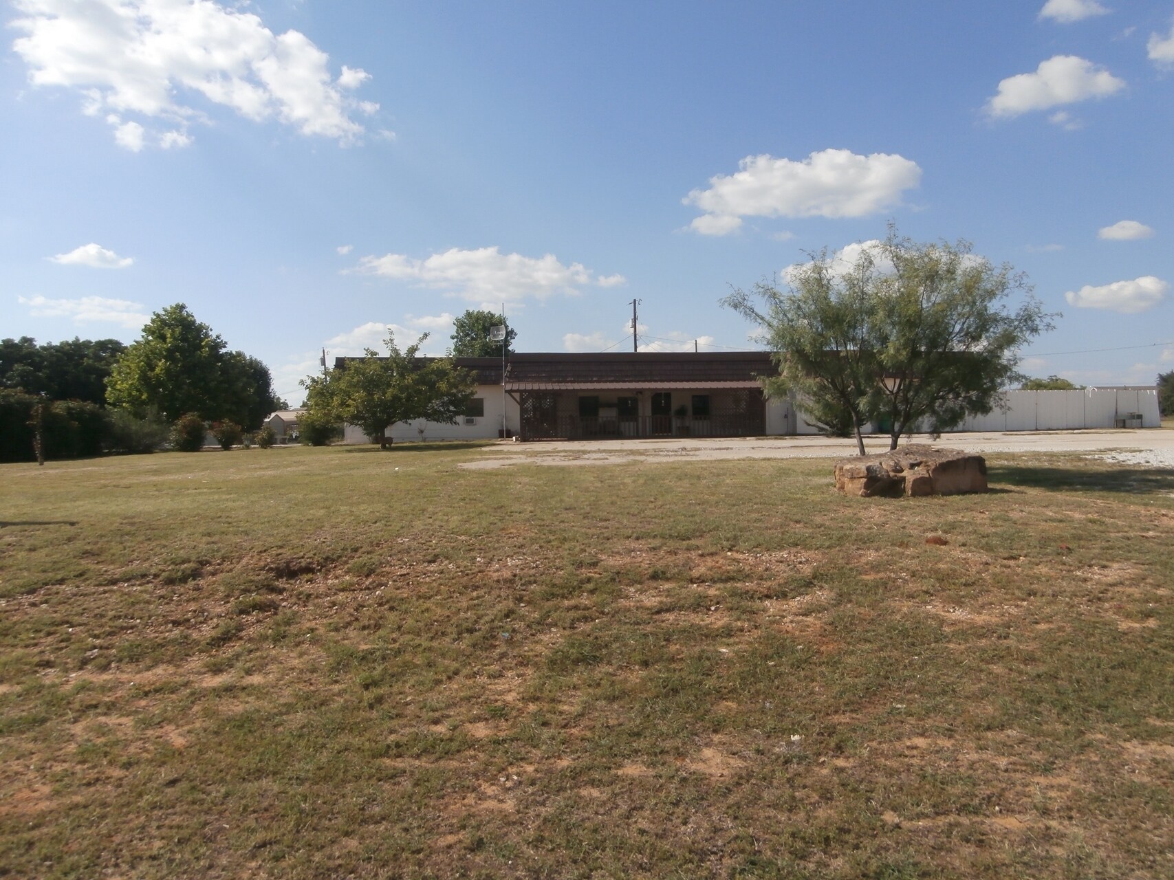 1002 E Hall St, Bangs, TX for sale Primary Photo- Image 1 of 1