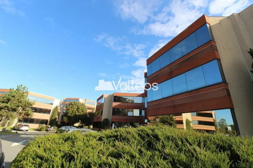 17 Avenue Didier Daurat, Blagnac for lease - Building Photo - Image 1 of 45