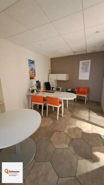 Retail in Châtellerault for lease - Interior Photo - Image 3 of 5