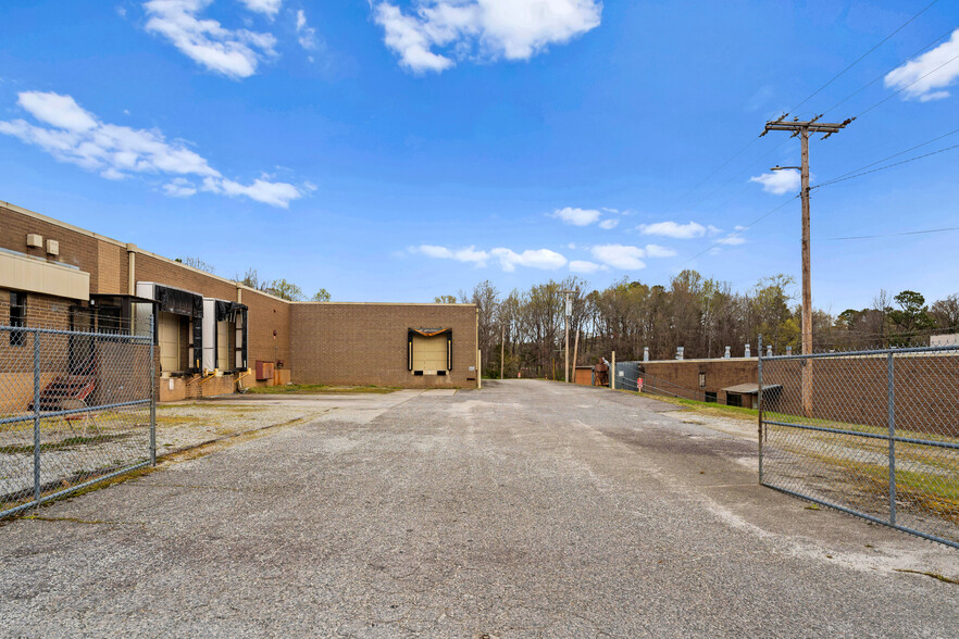 1218 Hickory Chapel Rd, High Point, NC for lease - Building Photo - Image 3 of 7