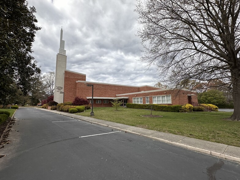 5600 Monument Ave, Richmond, VA for sale - Building Photo - Image 1 of 1