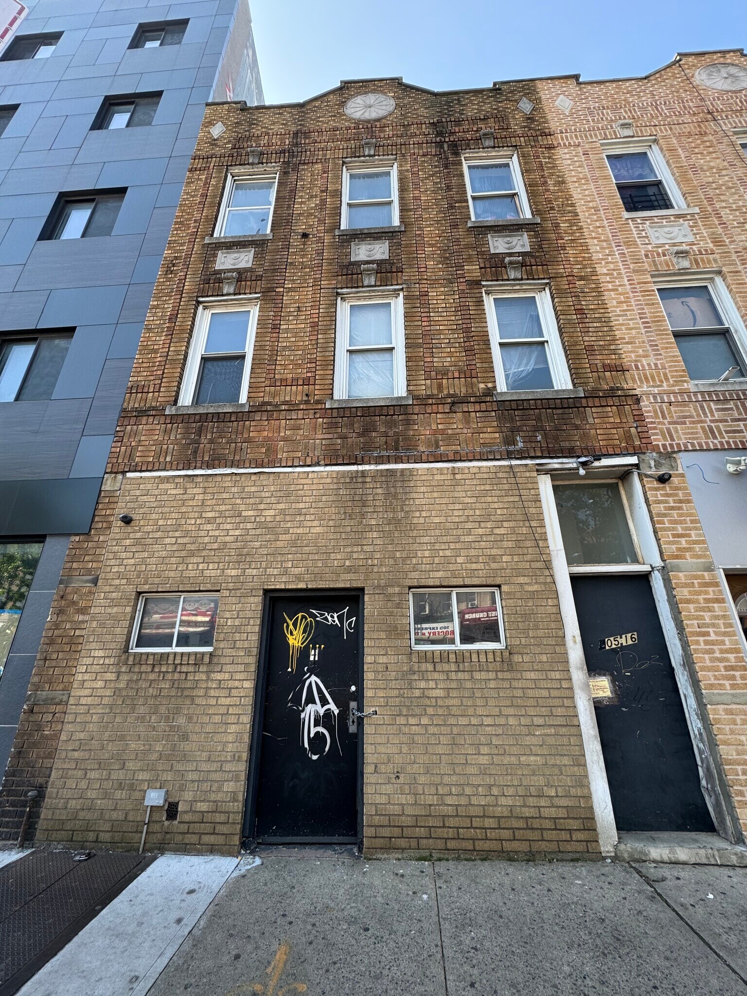 10516 Northern Blvd, Corona, NY for sale Primary Photo- Image 1 of 1