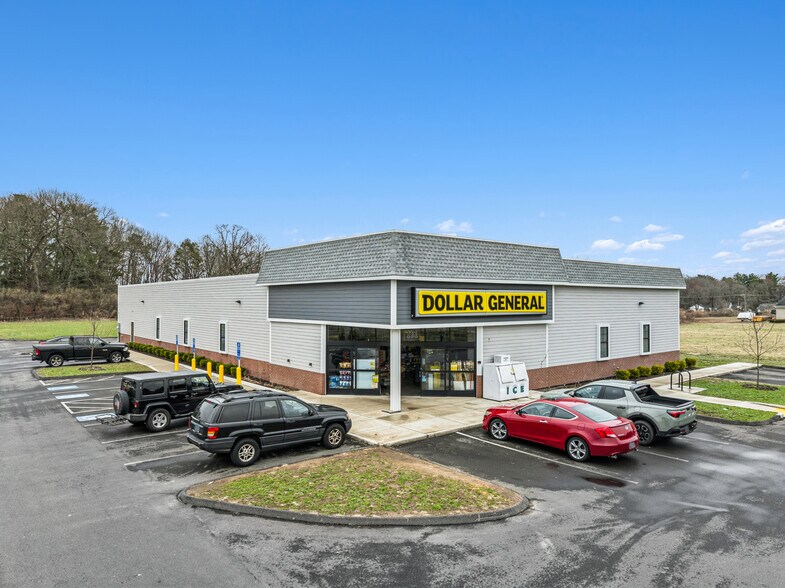 161 Raffia Rd, Enfield, CT for sale - Building Photo - Image 2 of 8