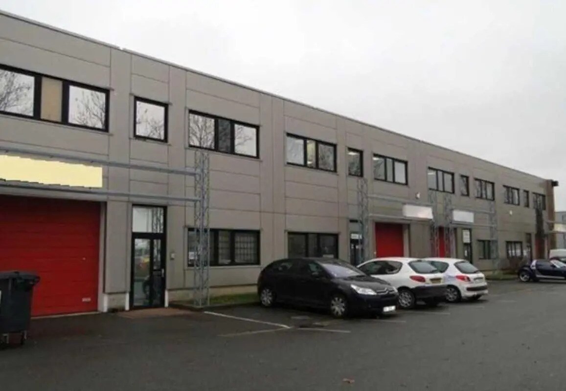 11 Rue Gustave Madiot, Bondoufle for lease Building Photo- Image 1 of 9