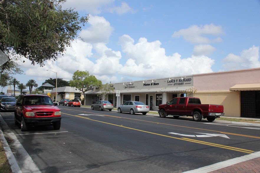 33-49 SE Ocean Blvd, Stuart, FL for sale - Building Photo - Image 1 of 1