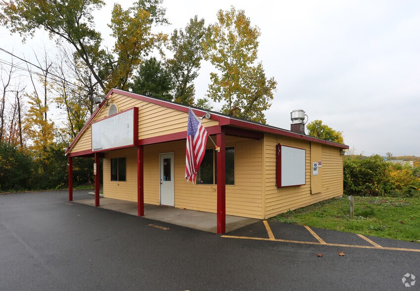 5980 Butternut Dr, East Syracuse, NY for sale - Primary Photo - Image 1 of 1