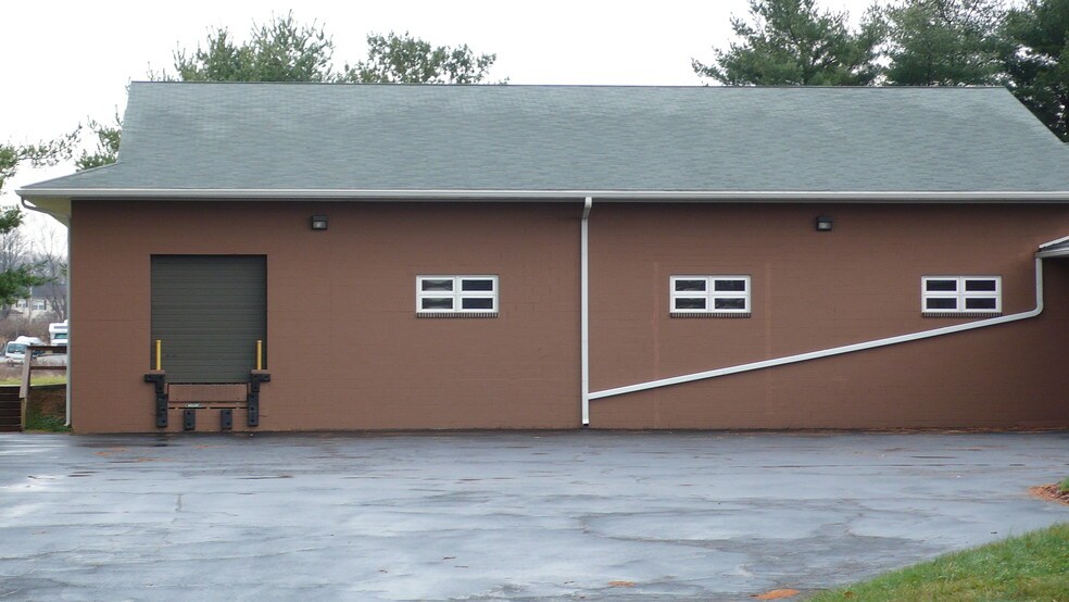 32 N Bacton Hill Rd, Frazer, PA for sale - Primary Photo - Image 1 of 1