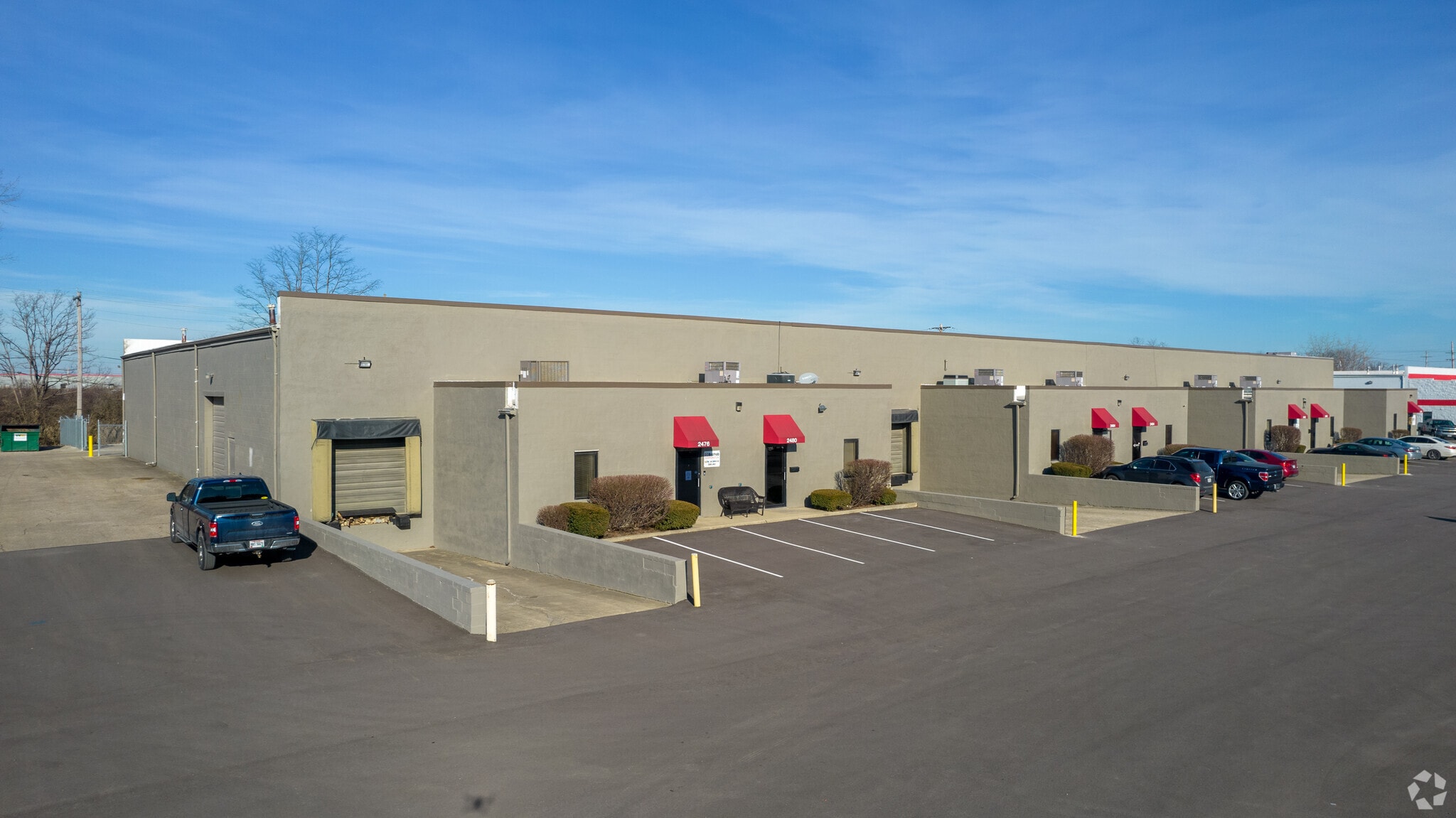 2476-2500 Creekway Dr, Columbus, OH for lease Building Photo- Image 1 of 8