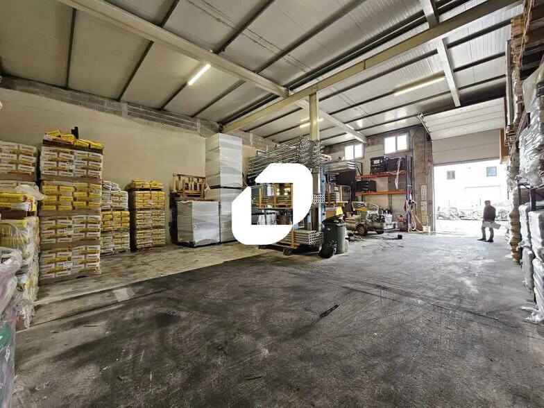 Flex in Compans for lease - Interior Photo - Image 3 of 4