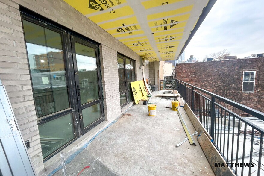 38-16 Crescent St, Long Island City, NY for lease - Building Photo - Image 2 of 2