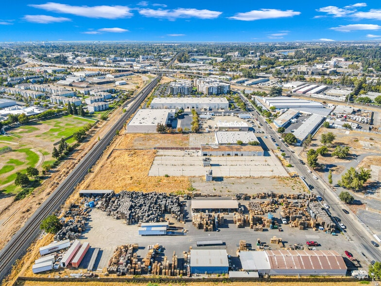 3264 Ramona Ave, Sacramento, CA for lease - Building Photo - Image 3 of 9