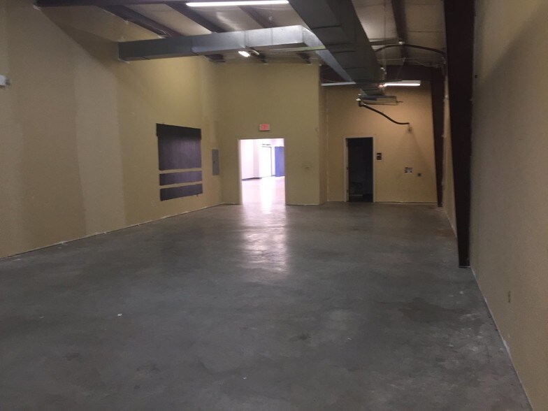 208 Rue Louis Xiv, Lafayette, LA for sale - Building Photo - Image 1 of 1