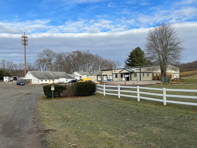 12 Burr Rd, Bloomfield, CT for sale Primary Photo- Image 1 of 1