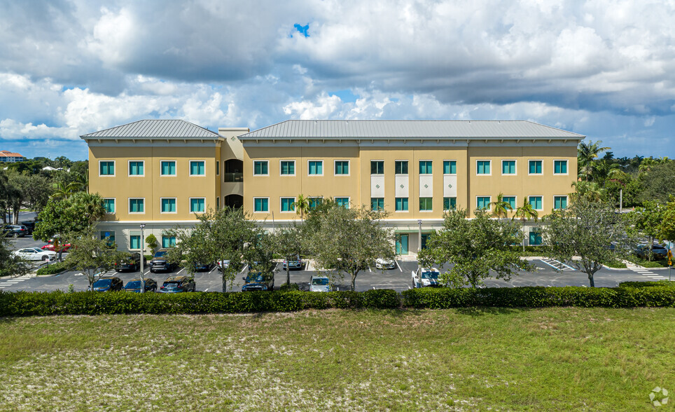 950 Peninsula Corporate Cir, Boca Raton, FL for lease - Building Photo - Image 2 of 8