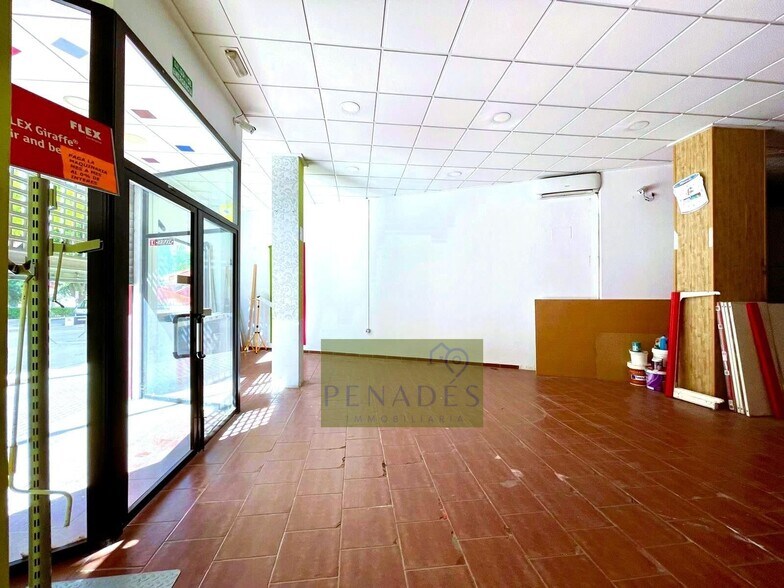 Retail in Ontinyent for lease - Building Photo - Image 2 of 11