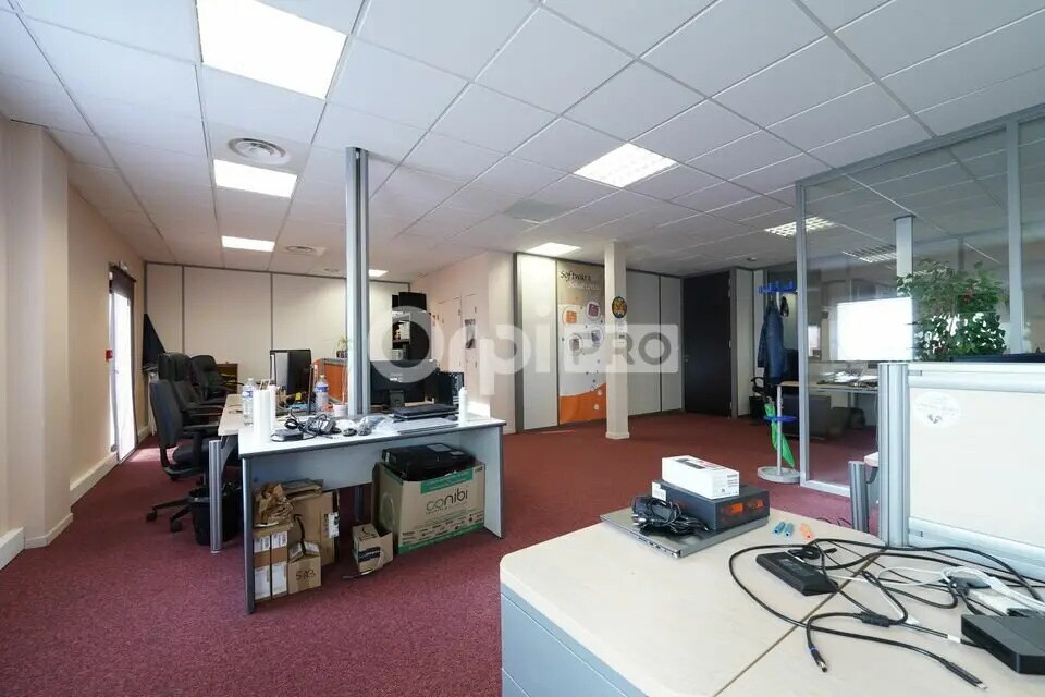 Office in Rillieux-la-Pape for lease Primary Photo- Image 1 of 14