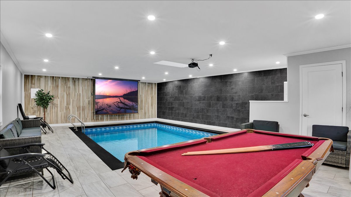 5951 Milford Rd, East Stroudsburg, PA for sale Primary Photo- Image 1 of 42