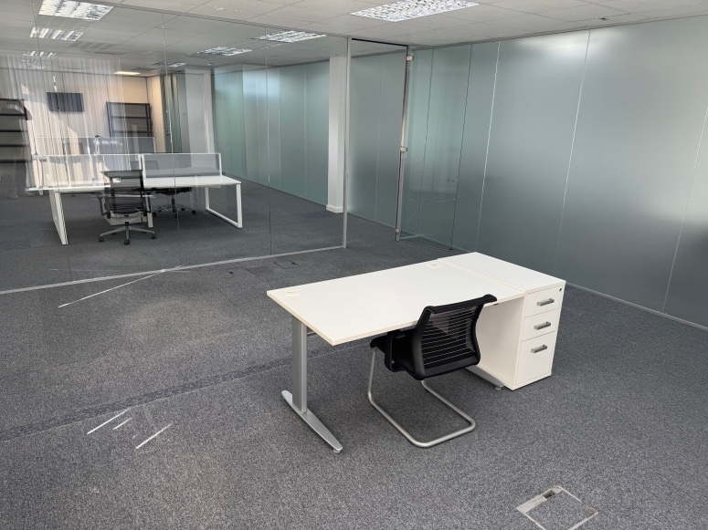 1-2 Eversley Way, Egham for lease Interior Photo- Image 1 of 3