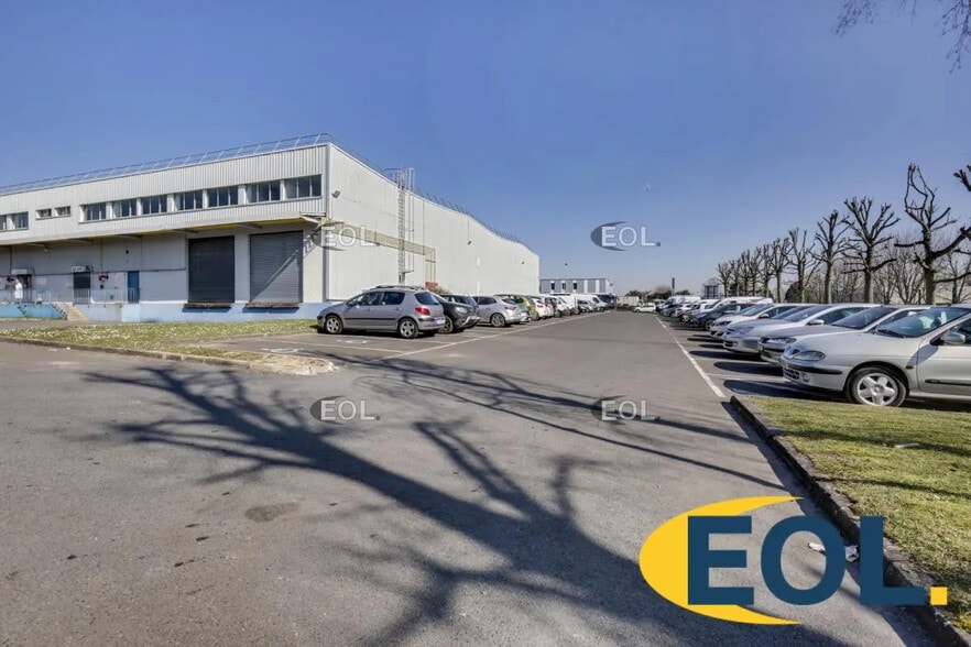 Industrial in Goussainville for lease - Building Photo - Image 3 of 16