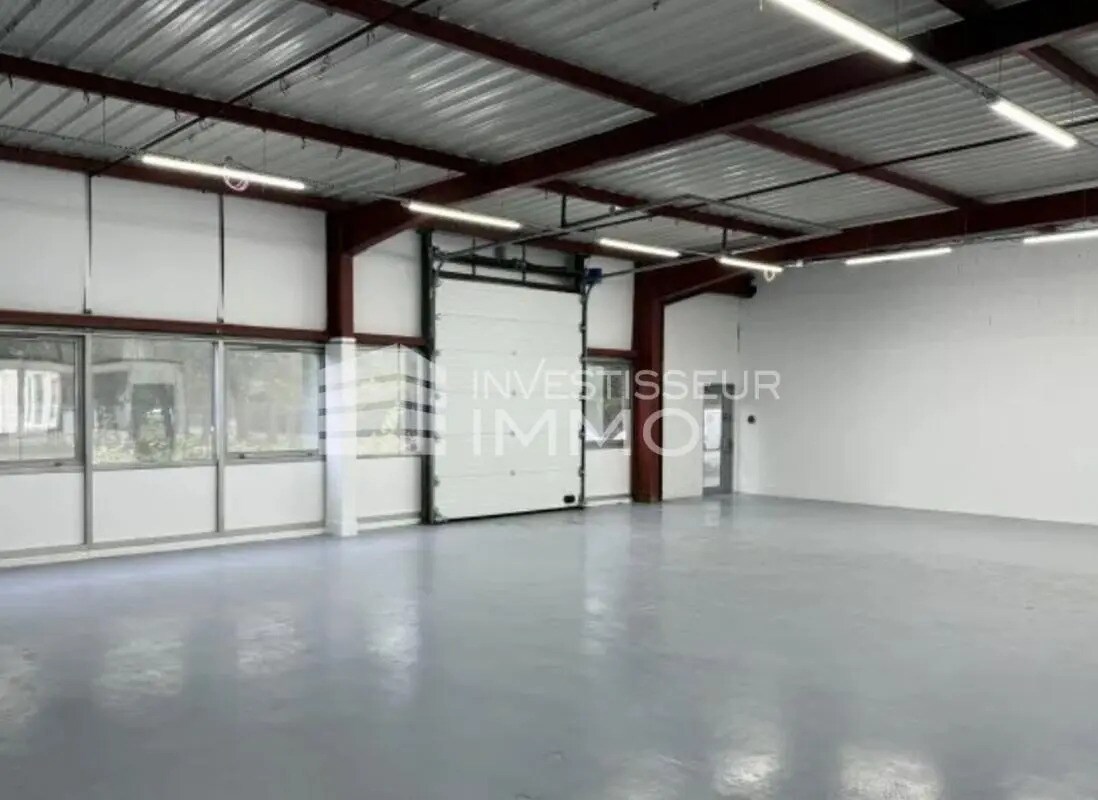 Flex in Villebon-sur-Yvette for lease Interior Photo- Image 1 of 4