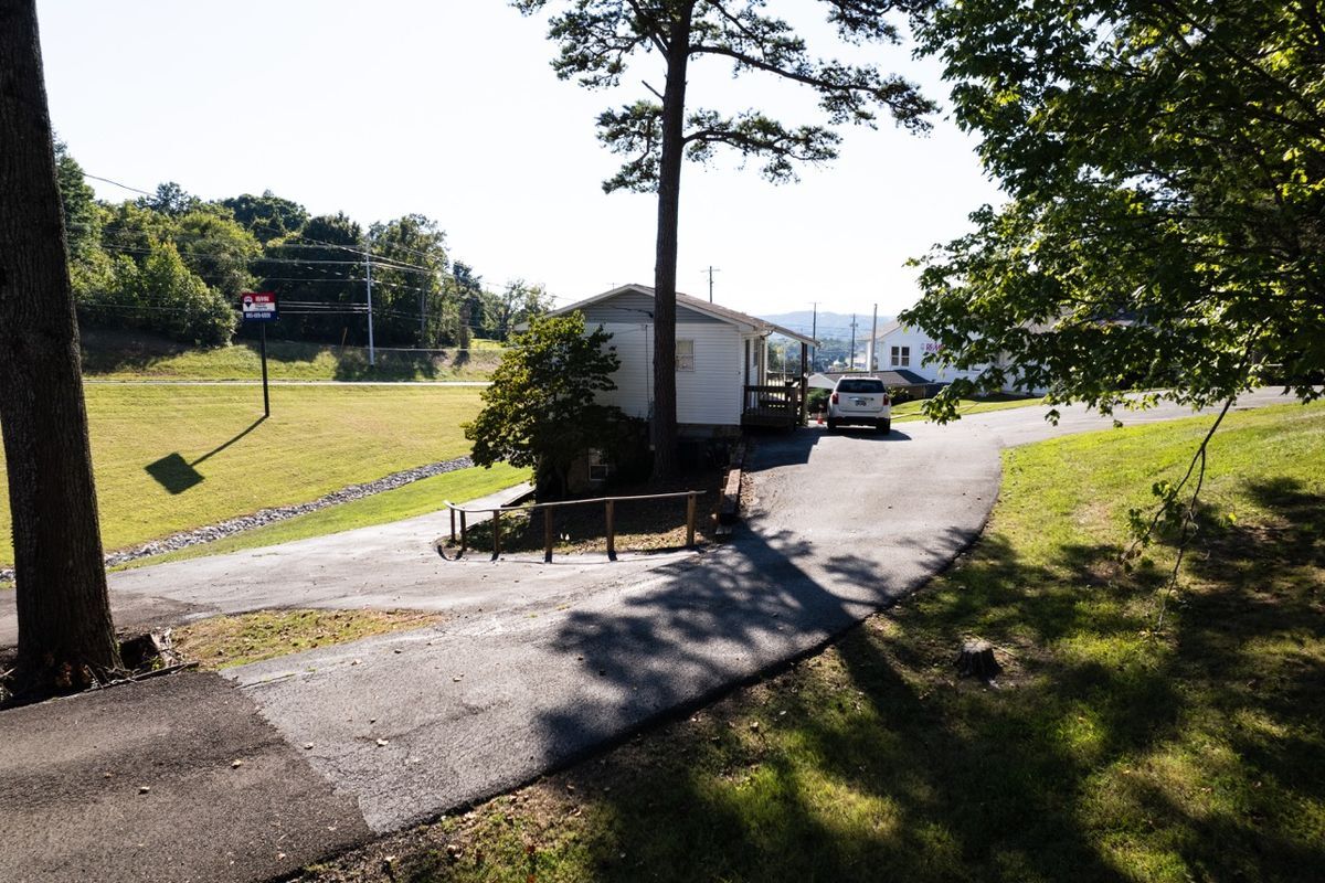 10822 Chapman Hwy, Seymour, TN 37865