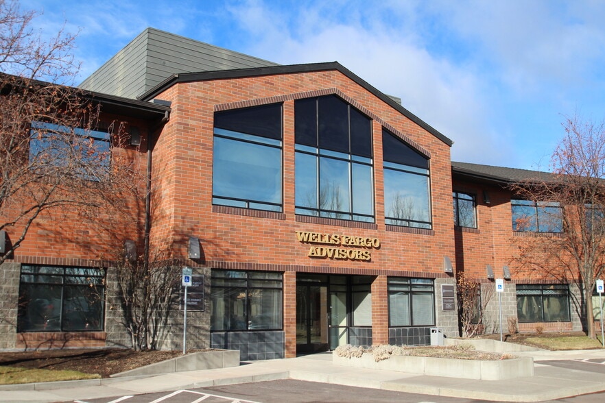 320 SW Upper Terrace Dr, Bend, OR for lease - Building Photo - Image 2 of 17