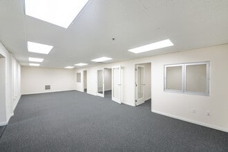 6711 Forest Lawn Dr, Los Angeles, CA for lease Interior Photo- Image 2 of 9