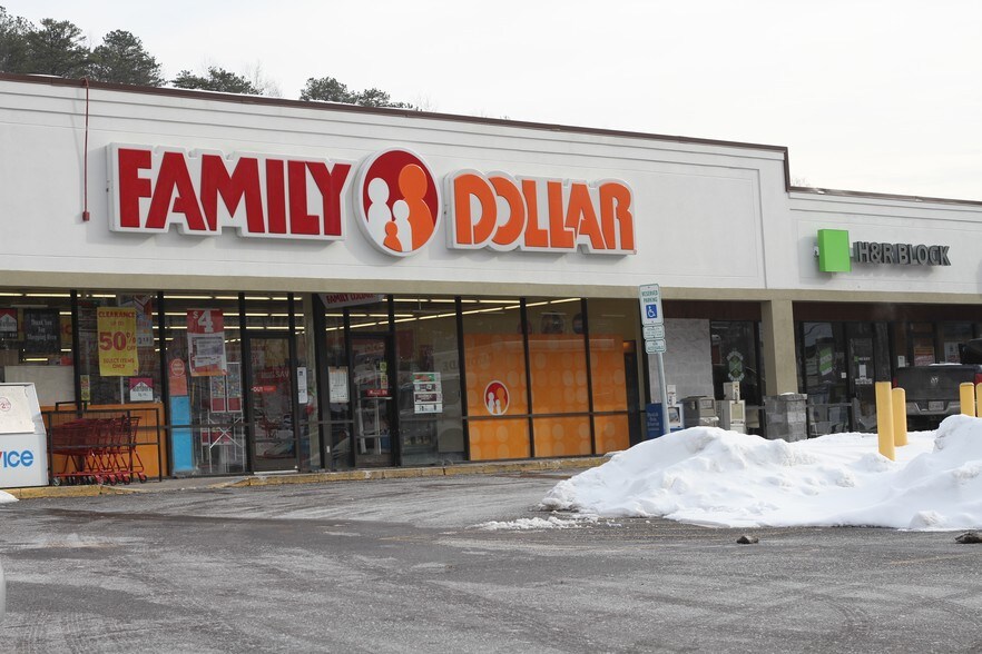 703-755 S College Ave, Bluefield, VA for sale - Building Photo - Image 1 of 1