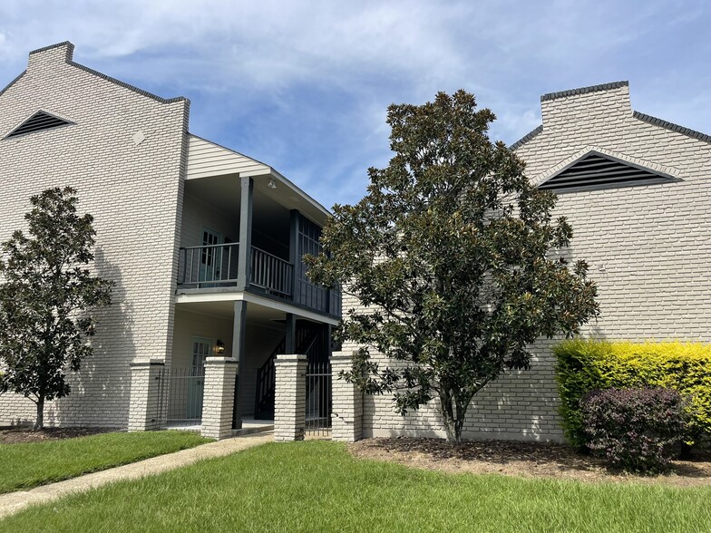 11603 Newcastle Ave, Baton Rouge, LA for lease - Building Photo - Image 1 of 34