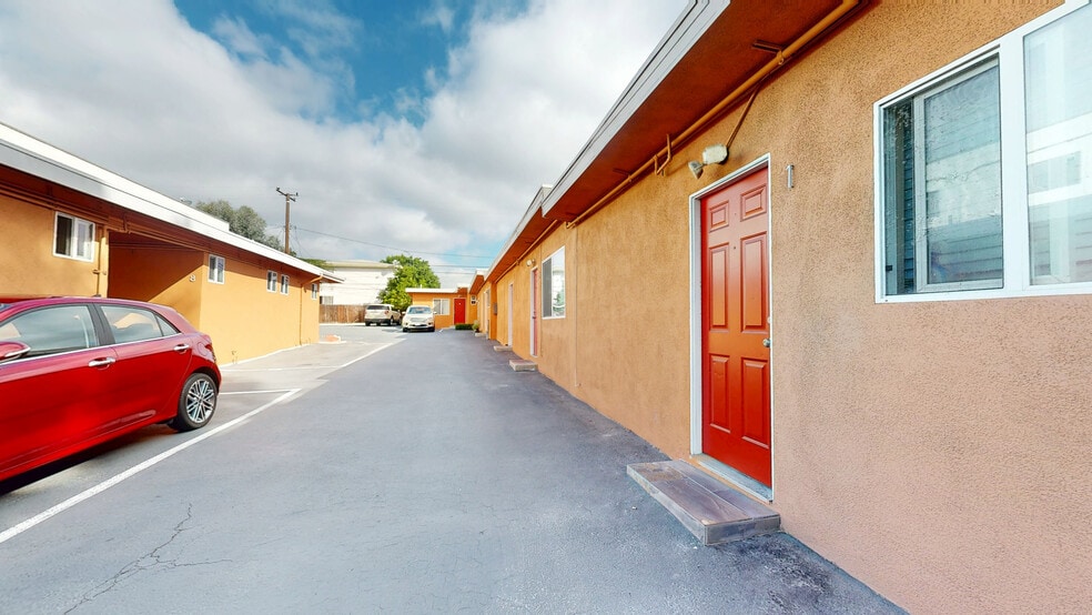 509 Hyde Park Pl, Inglewood, CA for sale - Matterport 3D Scan - Image 3 of 21