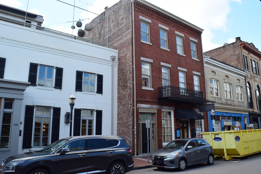 309 W Congress St, Savannah, GA for lease - Primary Photo - Image 3 of 38