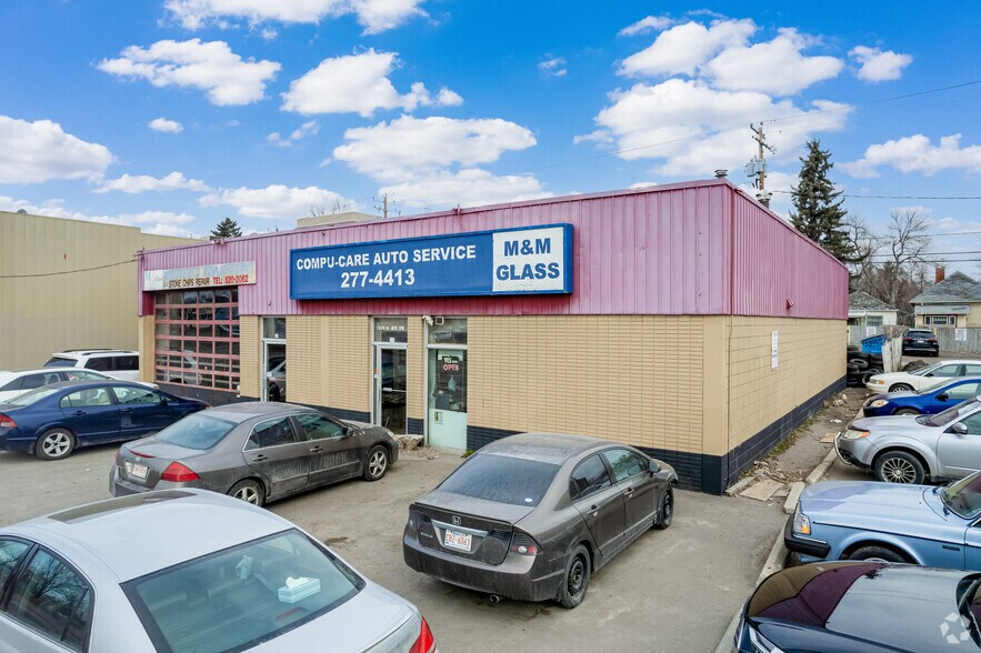 326 16th Ave NW, Calgary, AB T2M 0H6