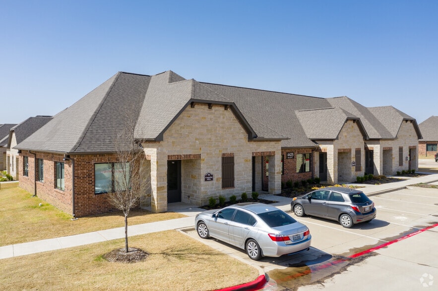 4425 Plano Pky, Carrollton, TX for lease - Primary Photo - Image 1 of 28