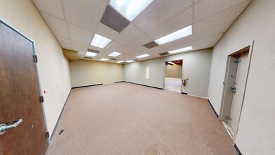 3853 Taylor Rd, Loomis, CA for lease Interior Photo- Image 2 of 5