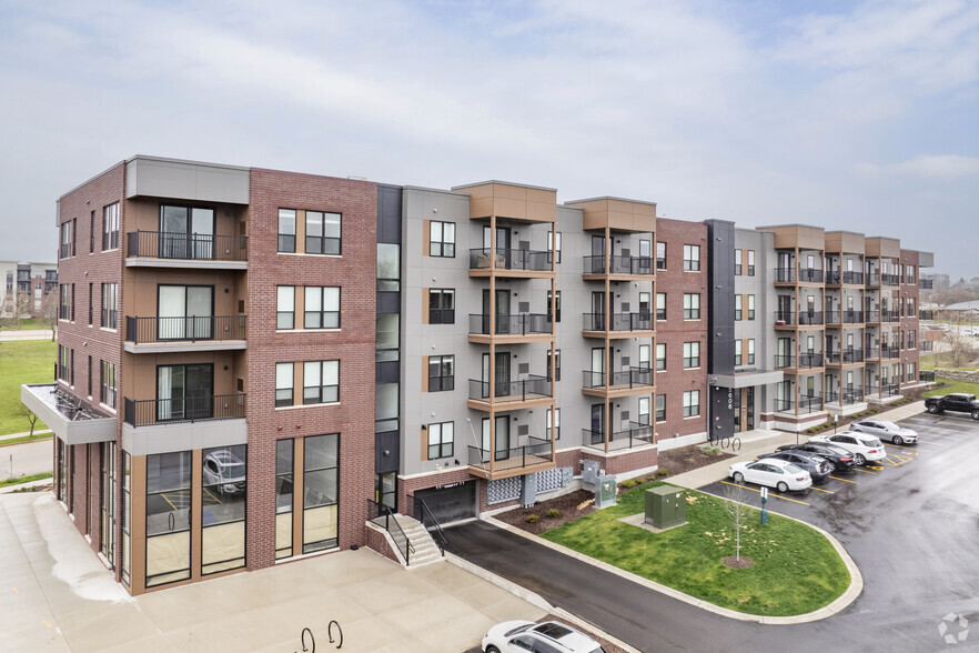 5601 Fraser Cir, Madison, WI for lease - Building Photo - Image 2 of 12