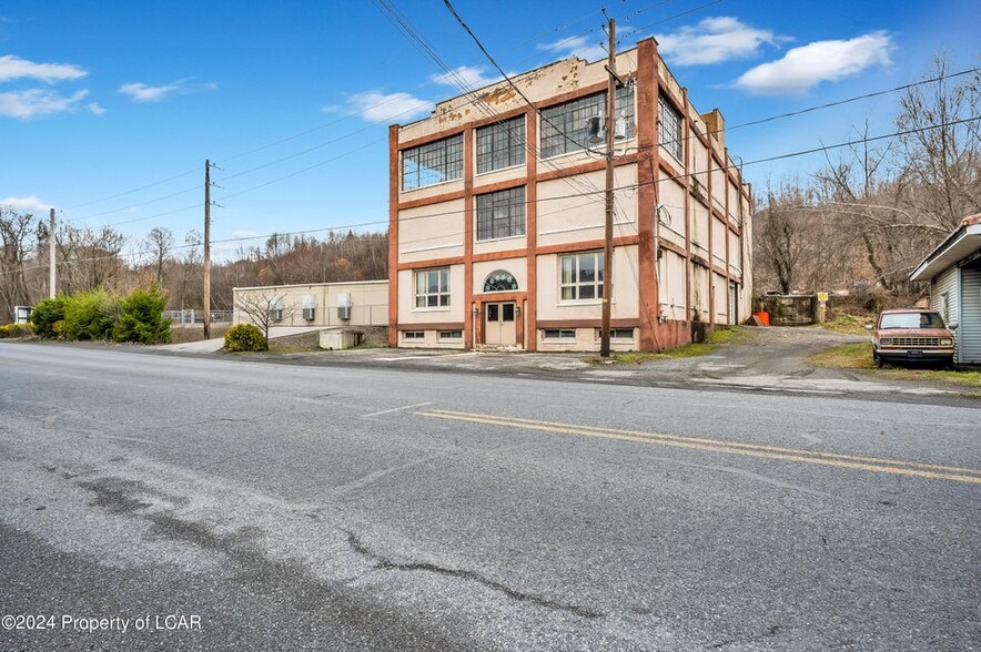 1001 W Centre St, Mahanoy City, PA for sale - Building Photo - Image 2 of 31