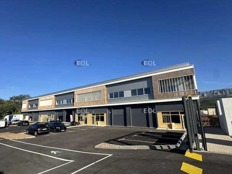Flex in Rousset for lease - Building Photo - Image 1 of 5