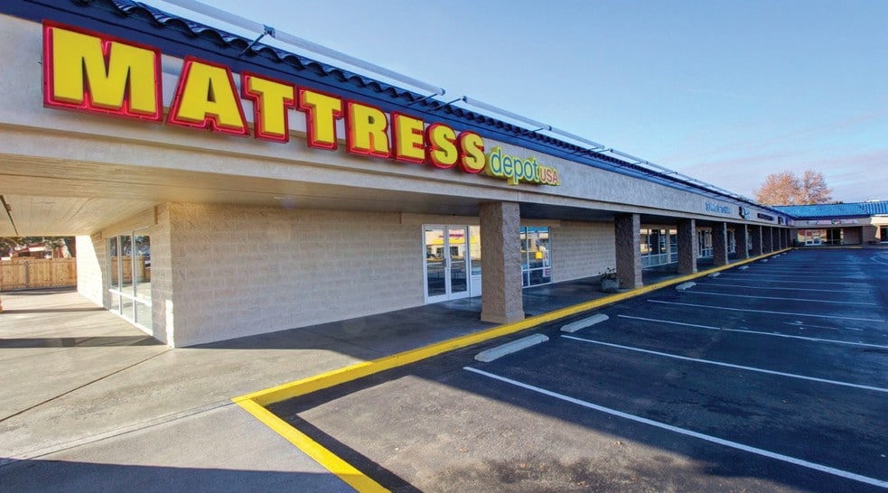 731 N Columbia Center Blvd, Kennewick, WA for lease - Building Photo - Image 3 of 7