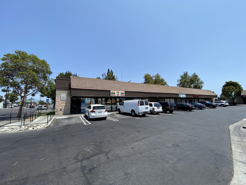 101-123 S Harbor Blvd, Santa Ana, CA for lease - Building Photo - Image 2 of 11